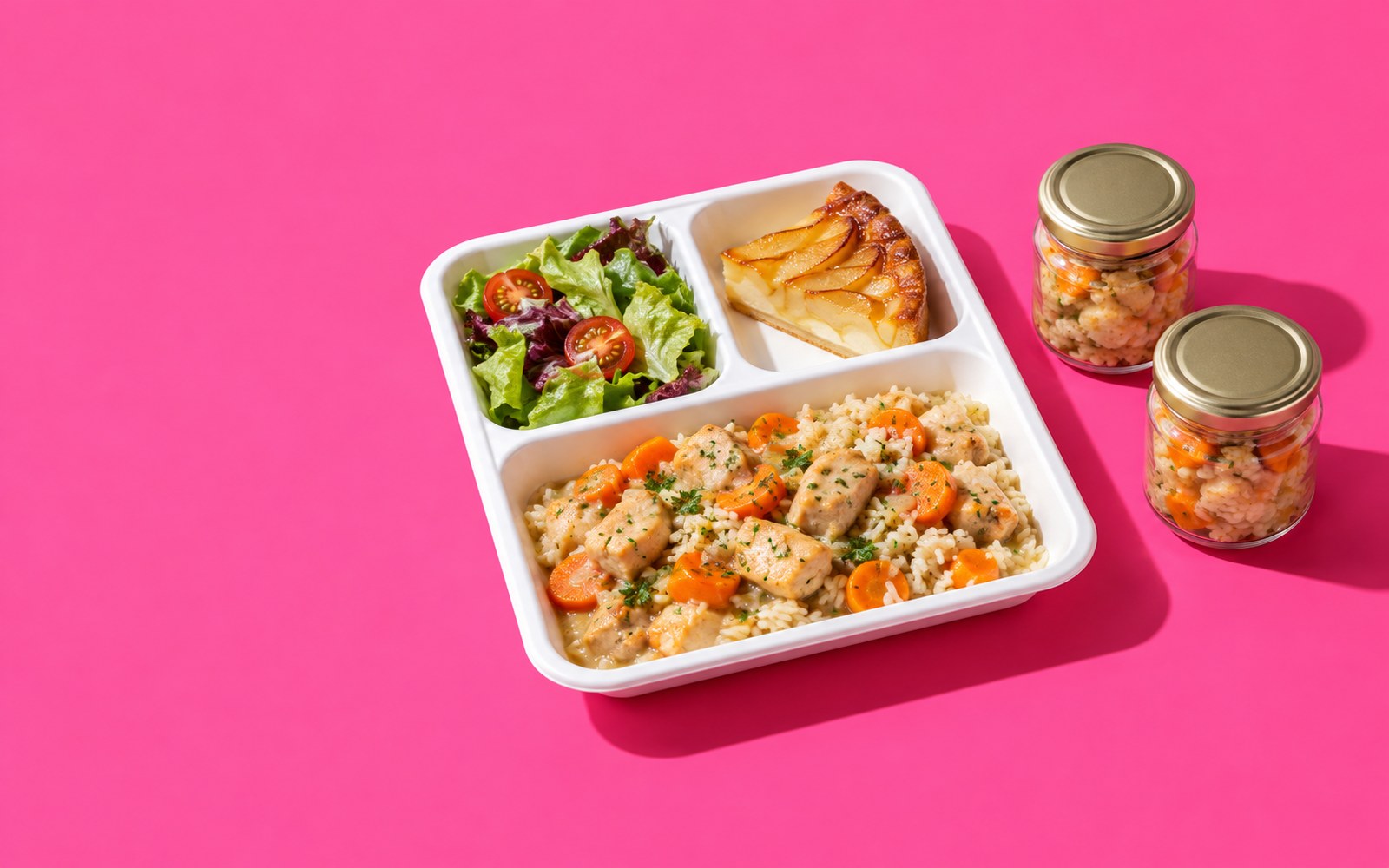 Plateau de self compartimenté et deux pots témoins fermés